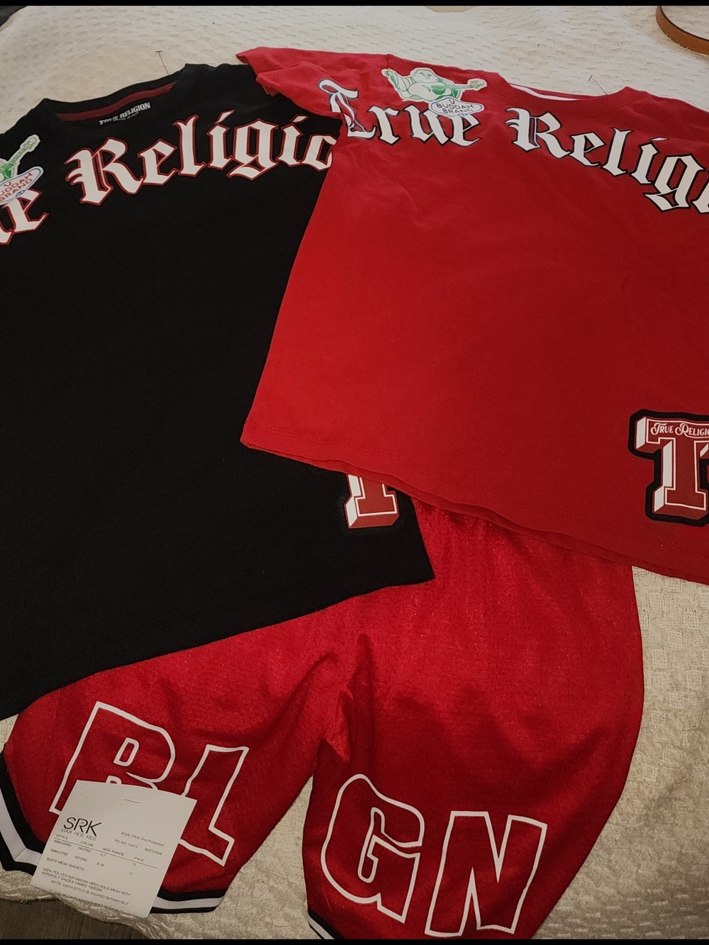 True Religion Graphic Tees + Short Set in Black & Red Sz Med(10-12) NW/OT